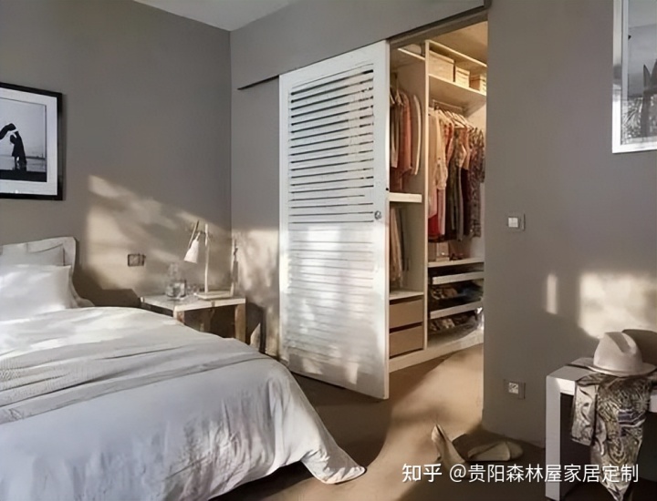 新房裝修，小戶型衣帽間怎么設(shè)計(jì)？教你4招輕松搞定