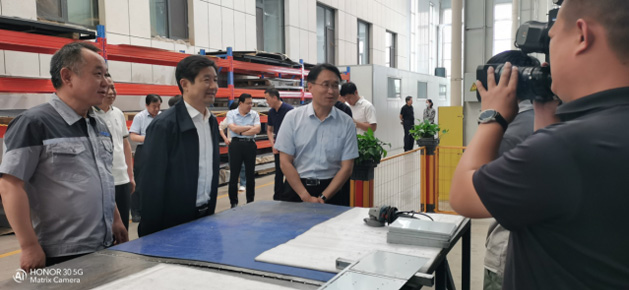 章丘區(qū)委領(lǐng)導(dǎo)一行蒞臨濟(jì)南銳拓科技有限公司指導(dǎo)工作 章丘區(qū)委領(lǐng)導(dǎo)一行蒞臨濟(jì)南銳拓科技有限公司指導(dǎo)工作